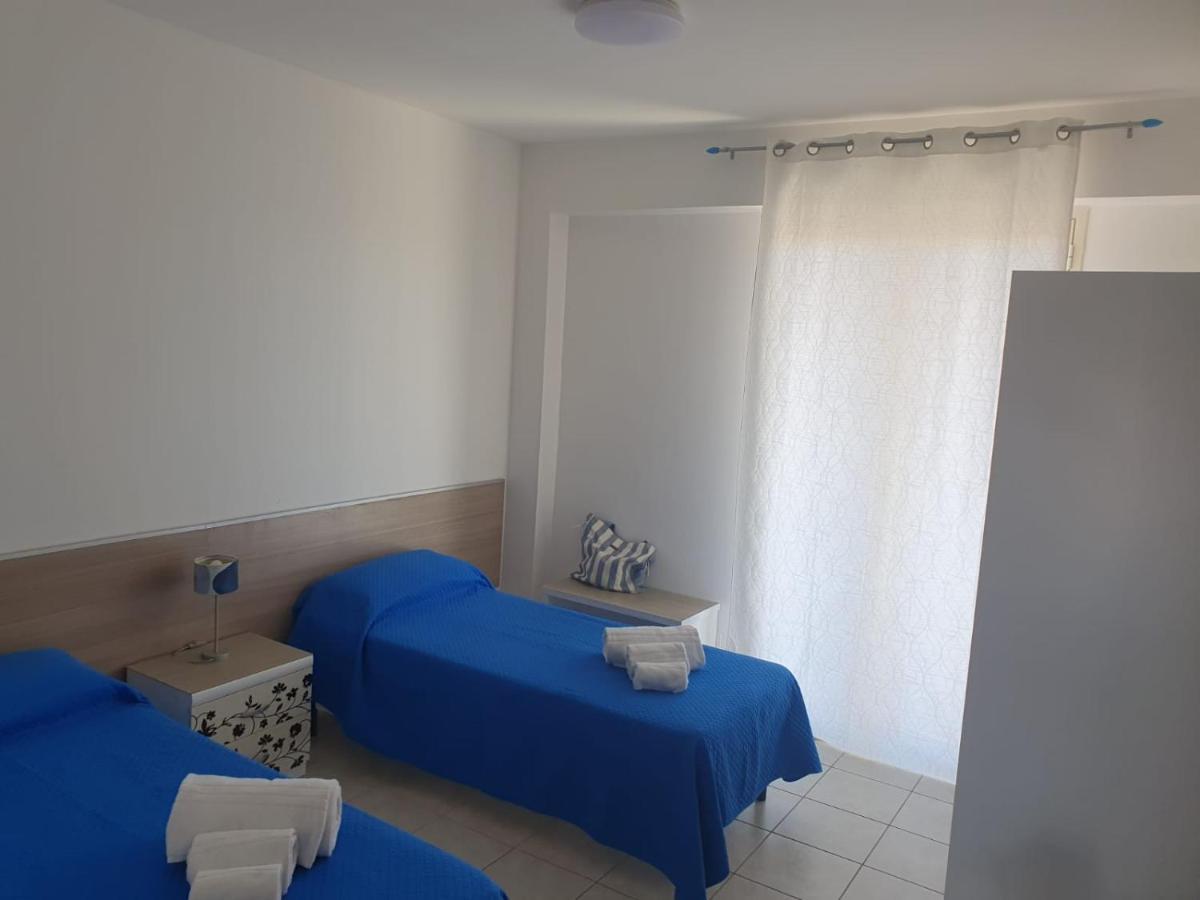Casa Vacanze Il Giardino Dei Girasoli Marina di Ragusa Exteriör bild