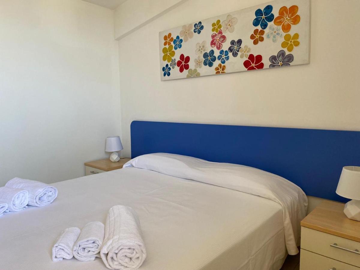 Casa Vacanze Il Giardino Dei Girasoli Marina di Ragusa Exteriör bild